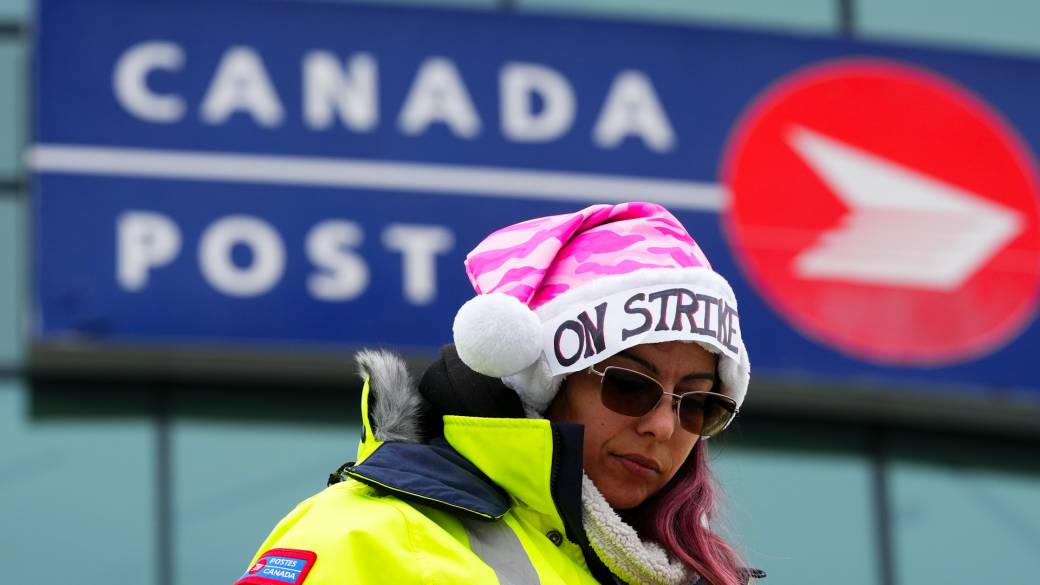 Click to play video: 'Canada Post, union resolve complaint over temporary layoffs'
