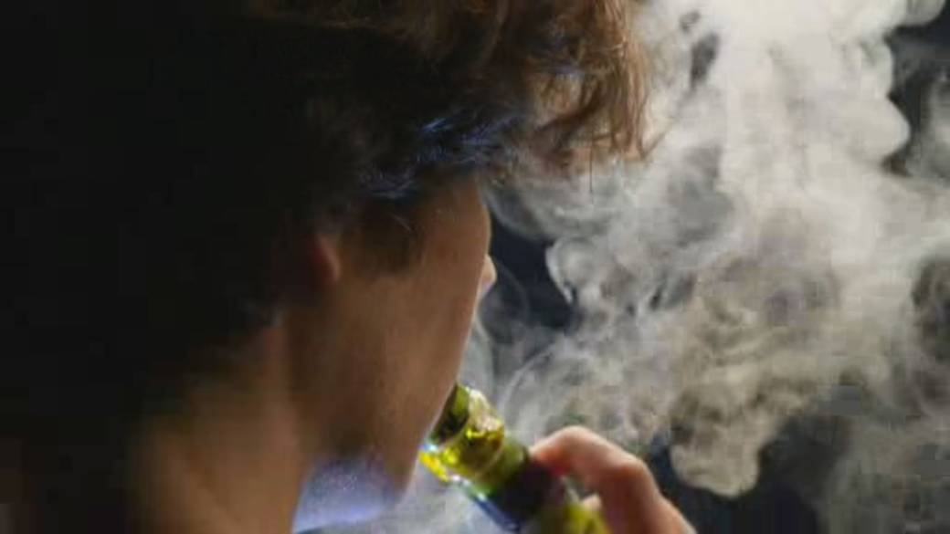 Click to play video: 'Legal cannabis vaping products ignite health concerns'